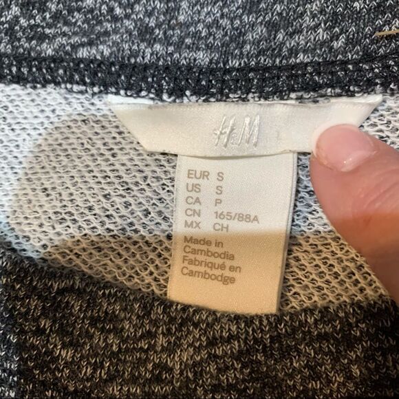 H&M Sweater Long Sleeve Gray & Black Cotton/Polyester Scoop-neck size Small - Picture 5 of 7